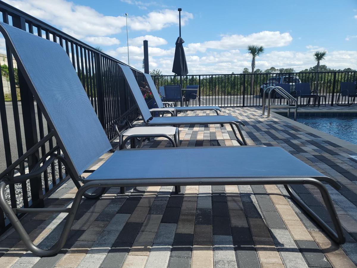 Comfort Inn & Suites Jacksonville - Orange Park Near Naval Air Station Exterior photo