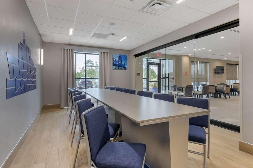 Comfort Inn & Suites Jacksonville - Orange Park Near Naval Air Station Facilities photo