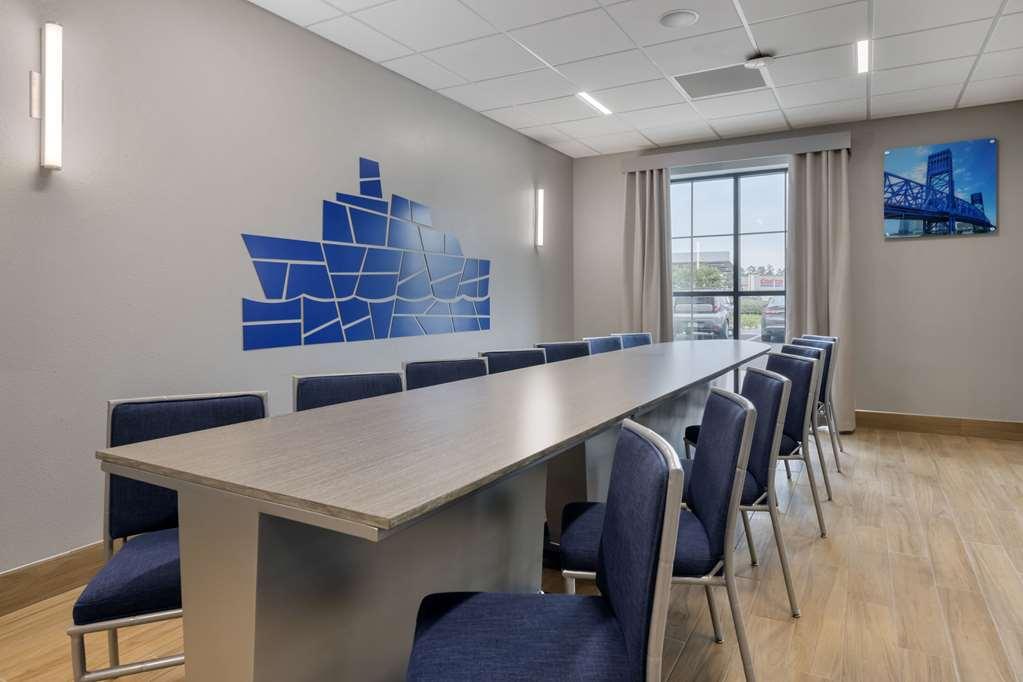 Comfort Inn & Suites Jacksonville - Orange Park Near Naval Air Station Facilities photo