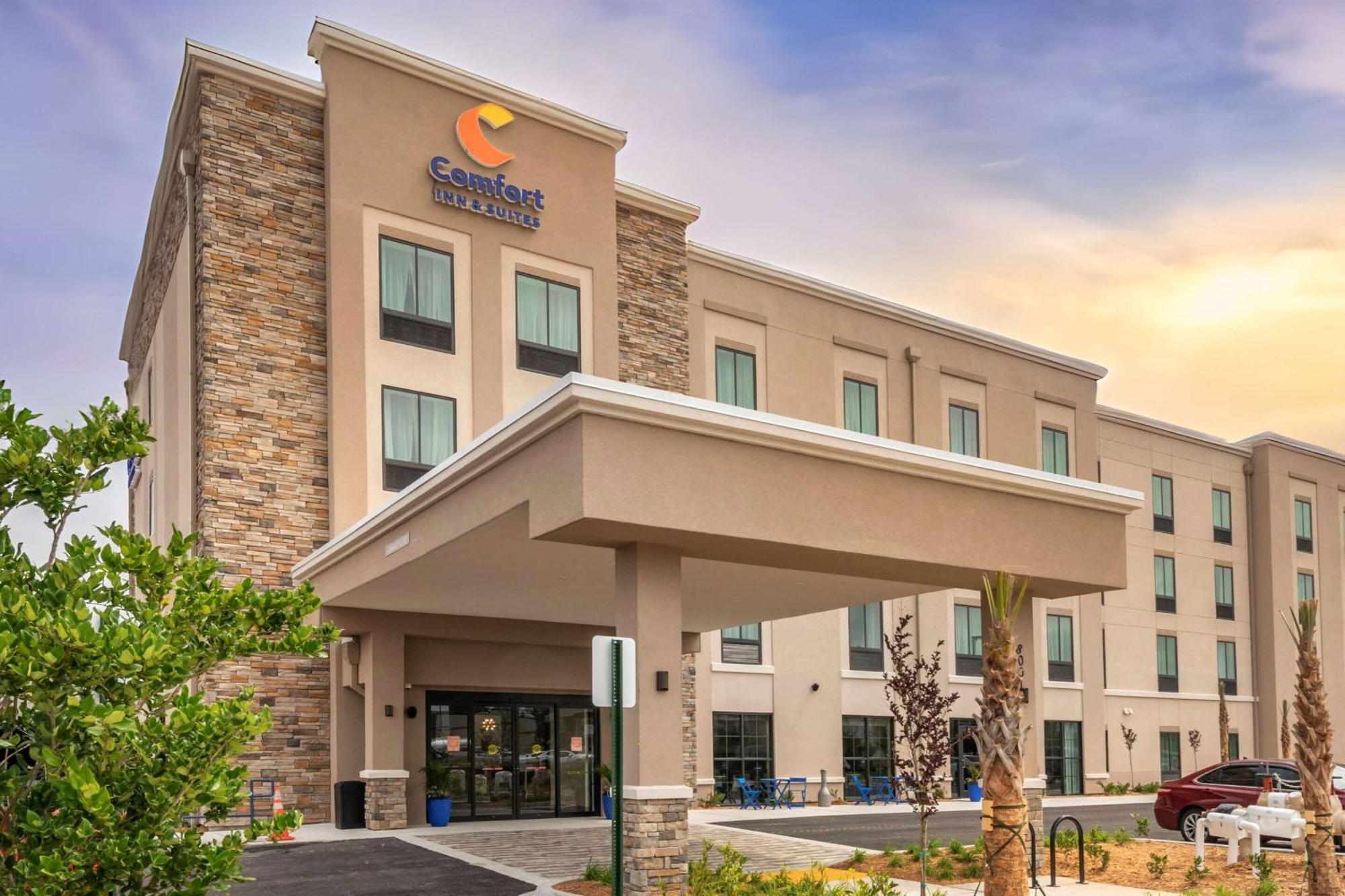Comfort Inn & Suites Jacksonville - Orange Park Near Naval Air Station Exterior photo